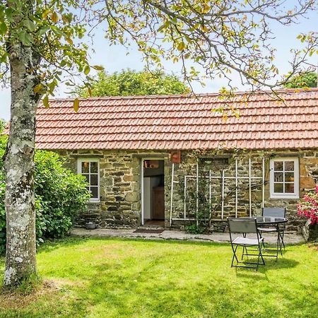 Stunning Home In Quettehou With Wifi Dış mekan fotoğraf